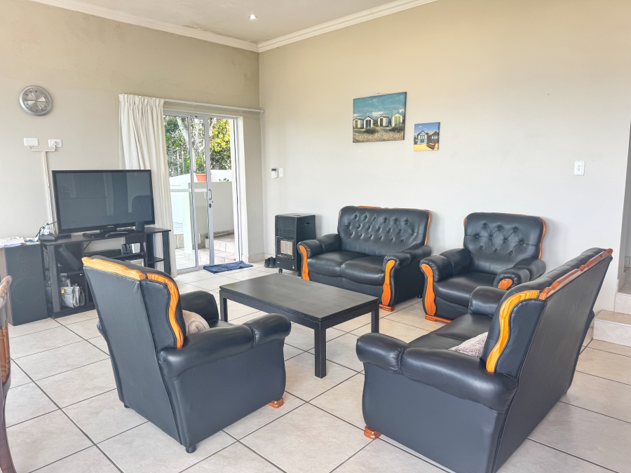 To Let 3 Bedroom Property for Rent in Signal Hill Western Cape